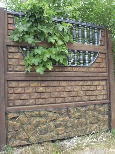 Верхушка кирпич в рамке еврозабор
